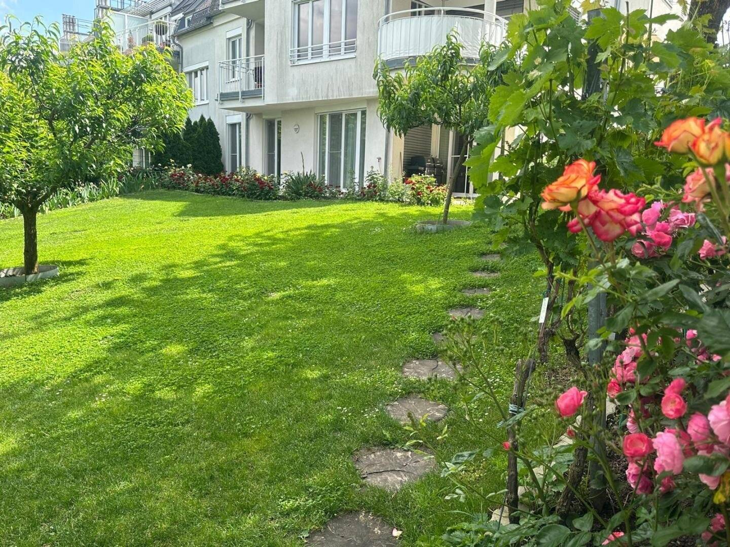 Helle Gartenwohnung mit Terrasse und Garage in Hietzing
