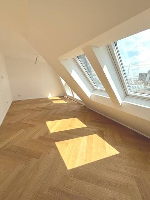 Roof apartment with terrace and parquet in Josefstadt