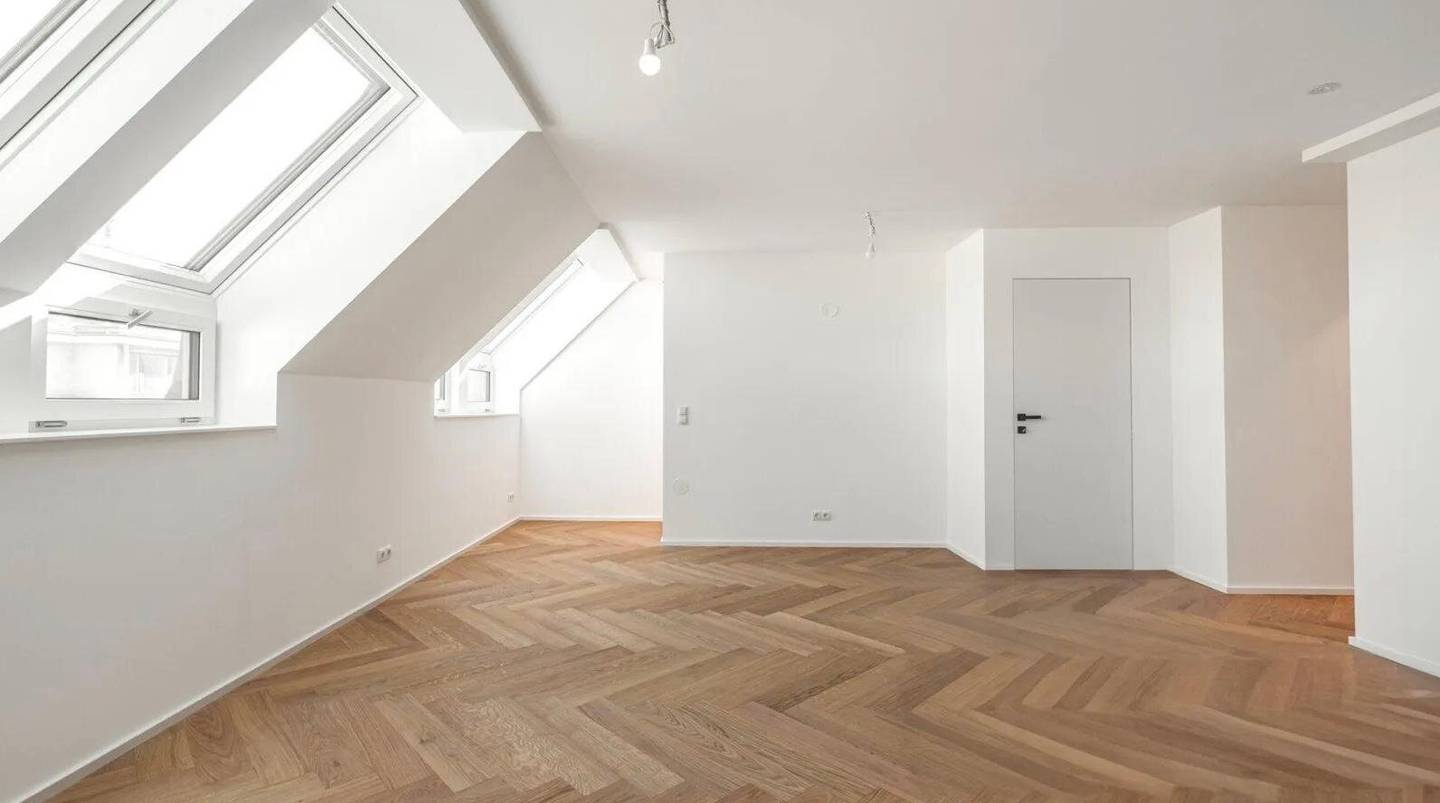 First occupancy penthouse with smart home and air conditioning