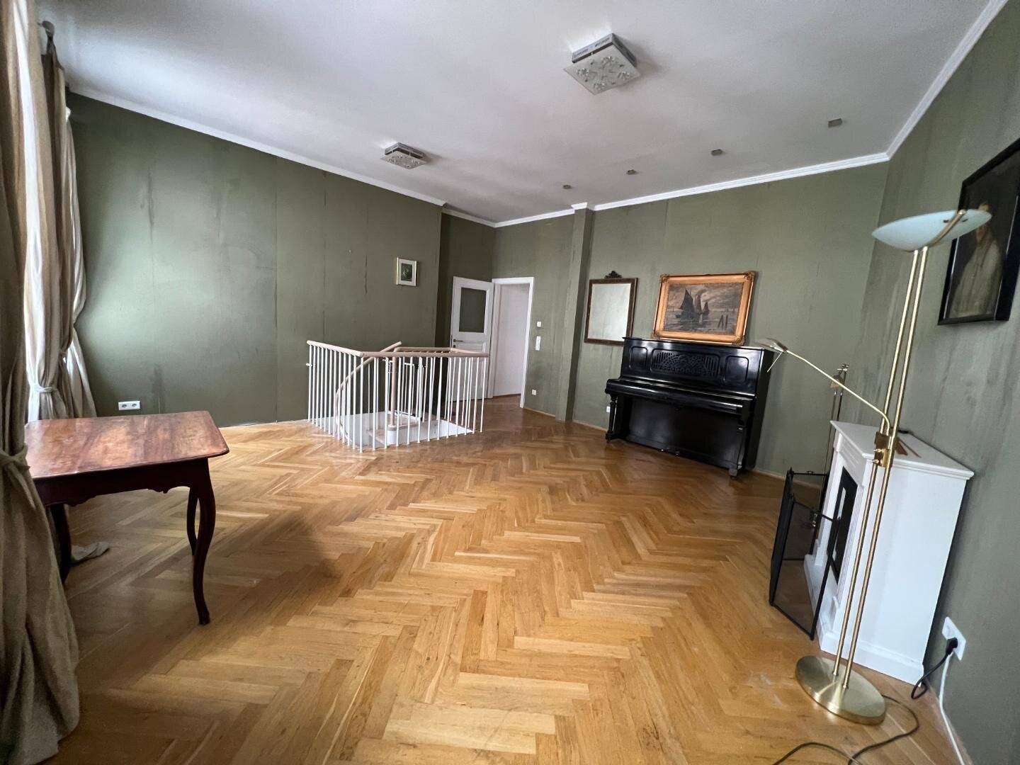 Charmant sanierte Altbau-Maisonettewohnung mit Wendeltreppe