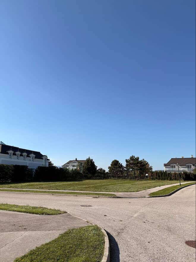 Building plot in FONTANA residential park with golf course access