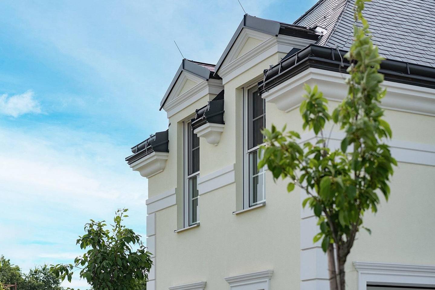 Villa with indoor pool and garden in FONTANA residential park