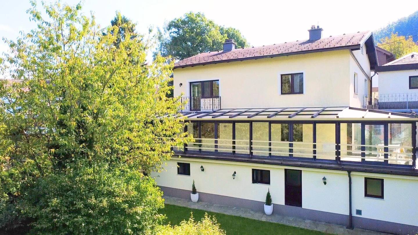 Einfamilienhaus mit Wintergarten und Wellnessbereich im Wienerwald