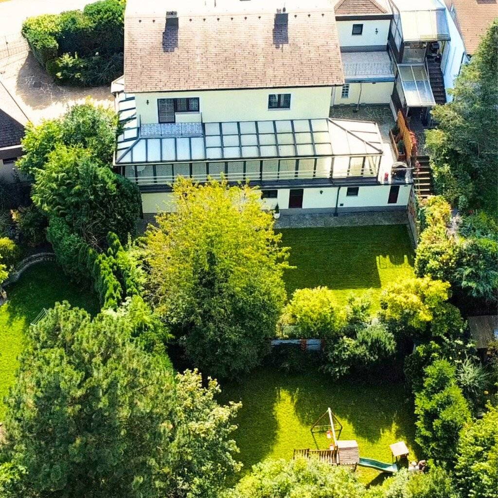 Einfamilienhaus mit Wintergarten und Wellnessbereich im Wienerwald