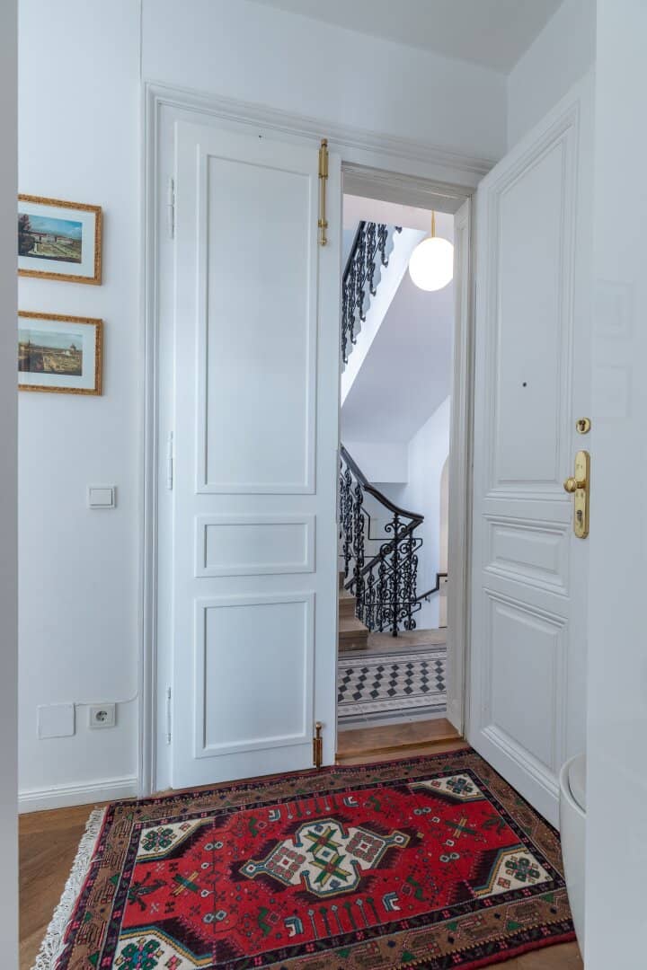 Charmanter Altbau mit Lift und Parkett im 3. Stock