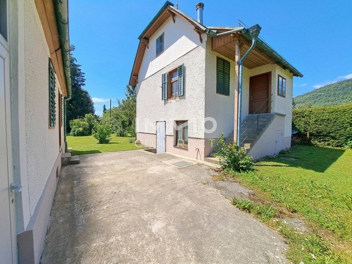 Single-family house with large plot in prime Eggenberg location