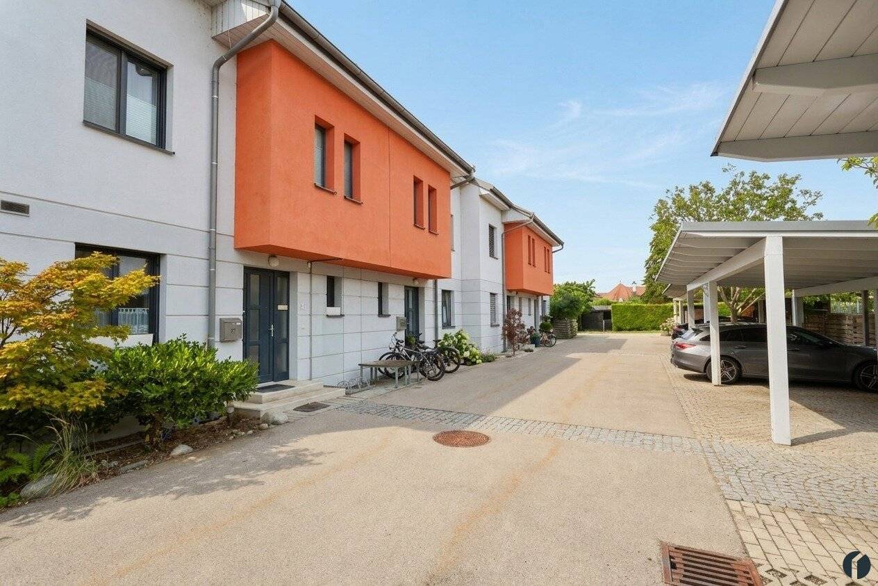 Gepflegtes Reihenhaus mit Garten Terrasse und Carport