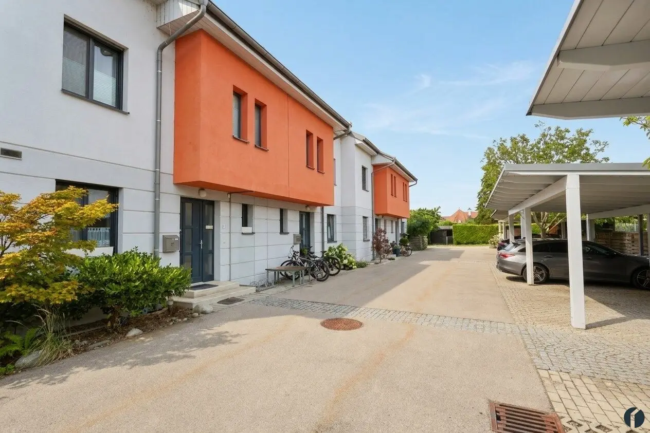 Gepflegtes Reihenhaus mit Garten Terrasse und Carport