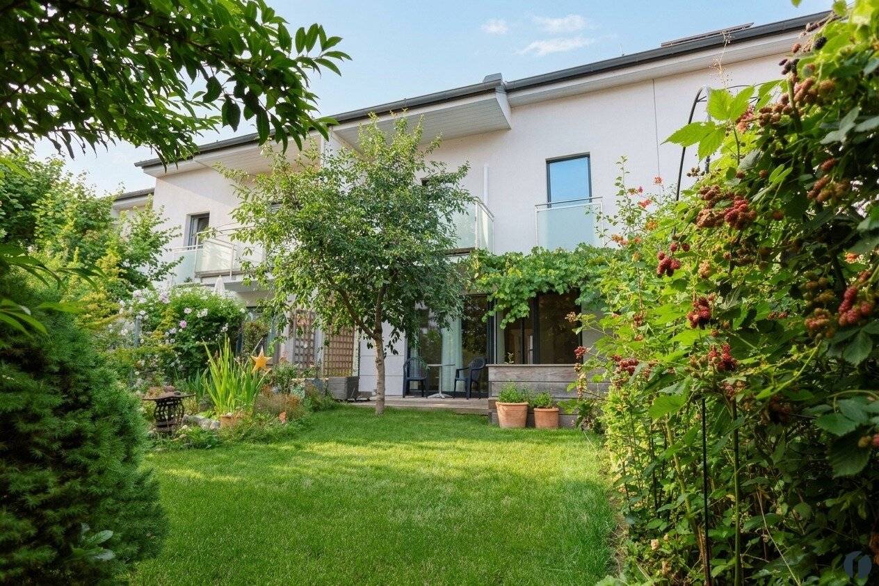 Gepflegtes Reihenhaus mit Garten Terrasse und Carport
