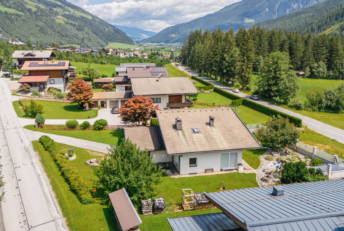 Einfamilienhaus mit Wintergarten und Garten in den Hohen Tauern