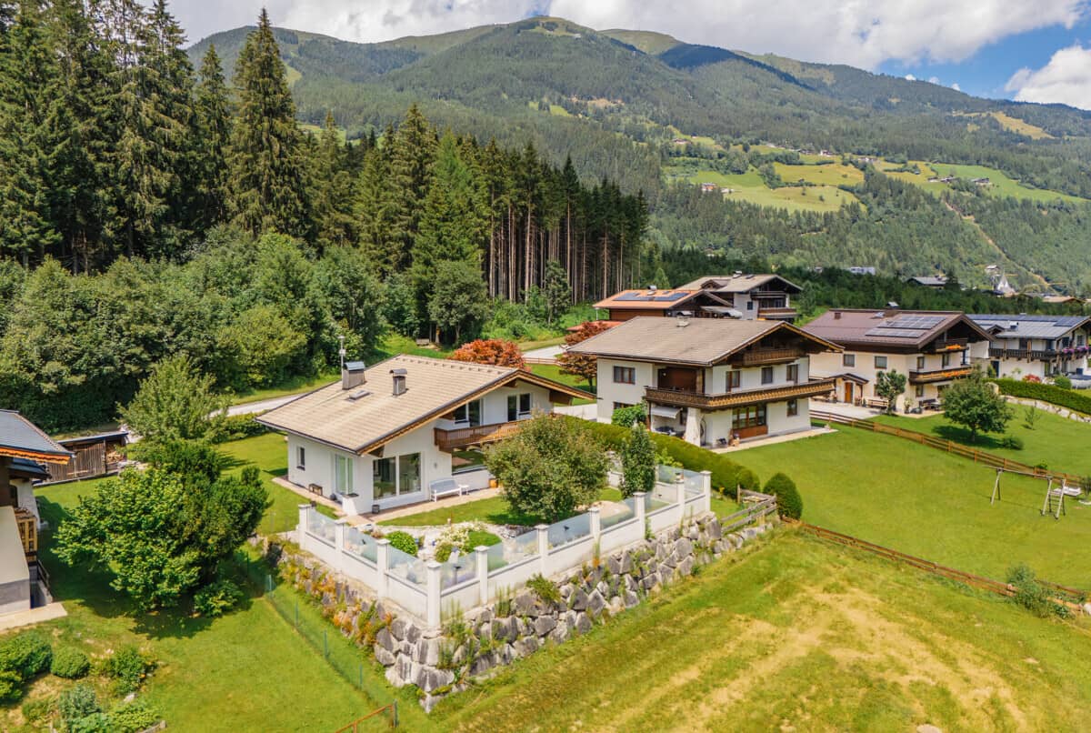 Einfamilienhaus mit Wintergarten und Garten in den Hohen Tauern