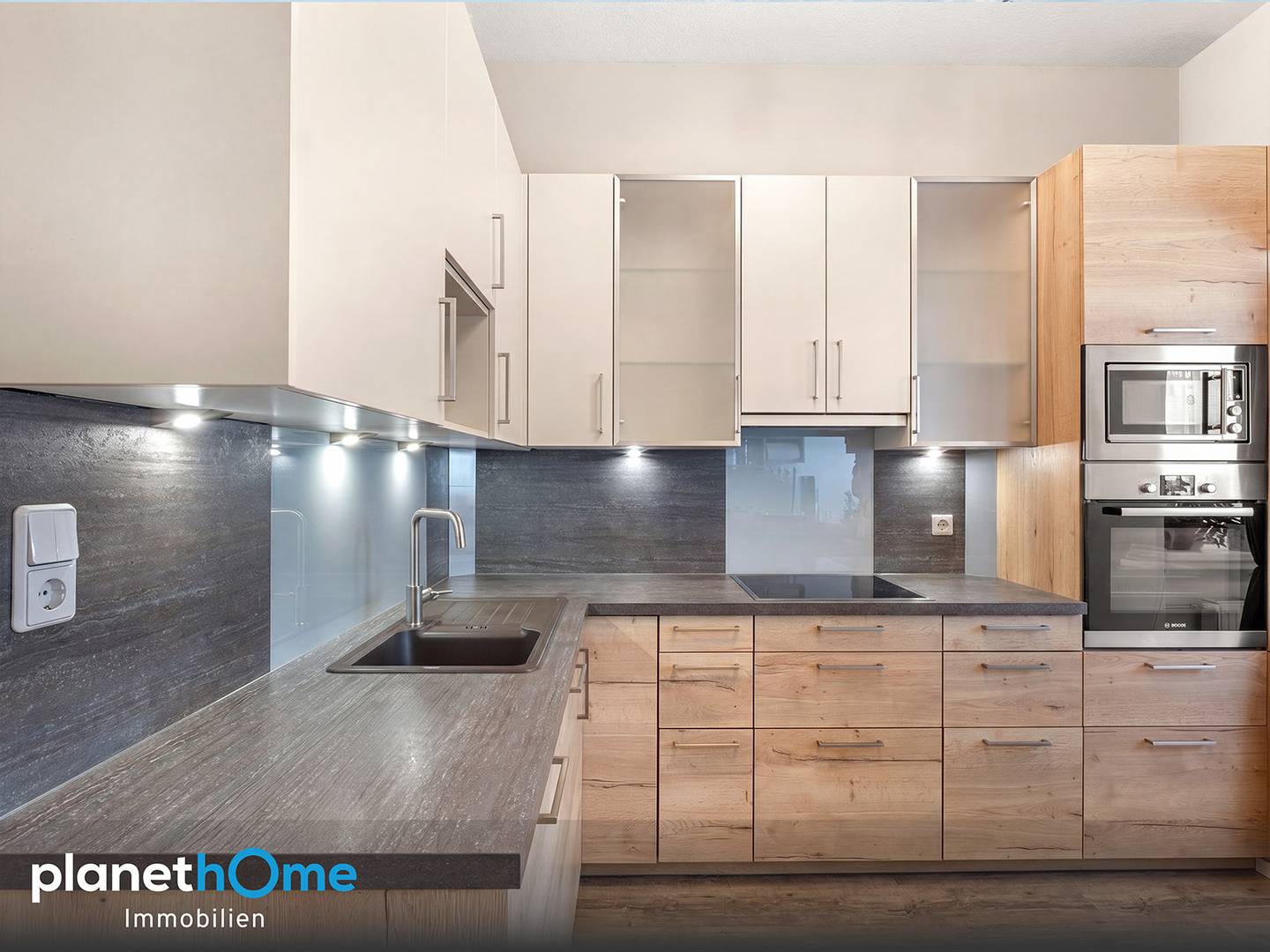 Townhouse with garden and terrace in a quiet setting