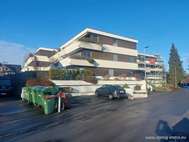 Bright 3 Room Apartment with Balcony and Underground Parking