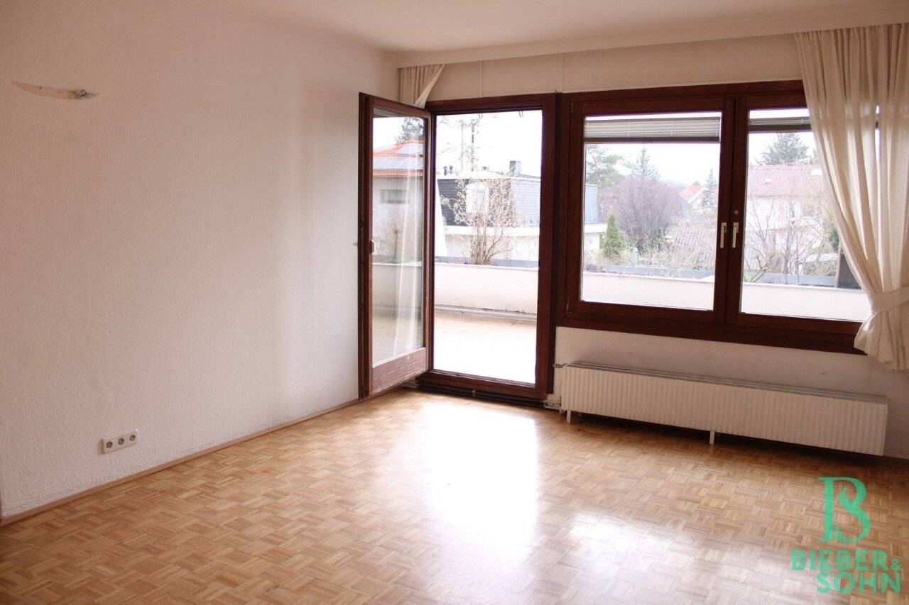 Sun terrace dream – spacious maisonette with view of greenery!