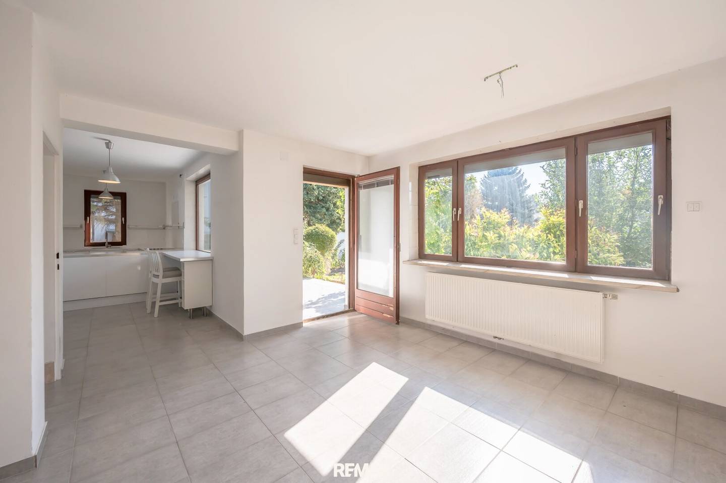 Einfamilienhaus mit sonnigem Garten und überdachter Terrasse