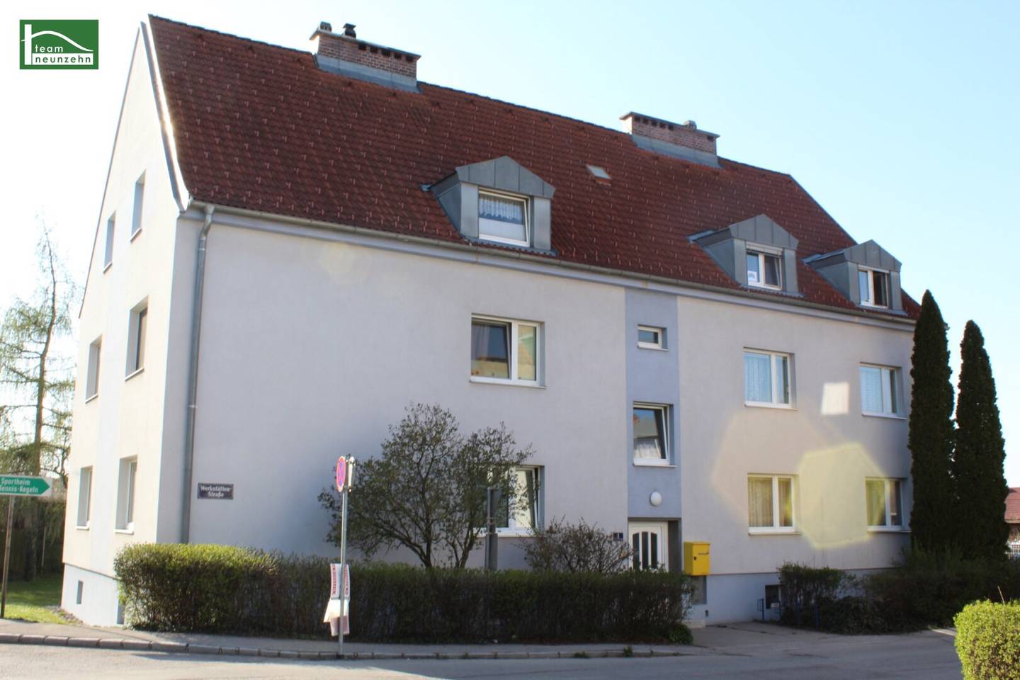 Cooperative apartment near train station and supermarket
