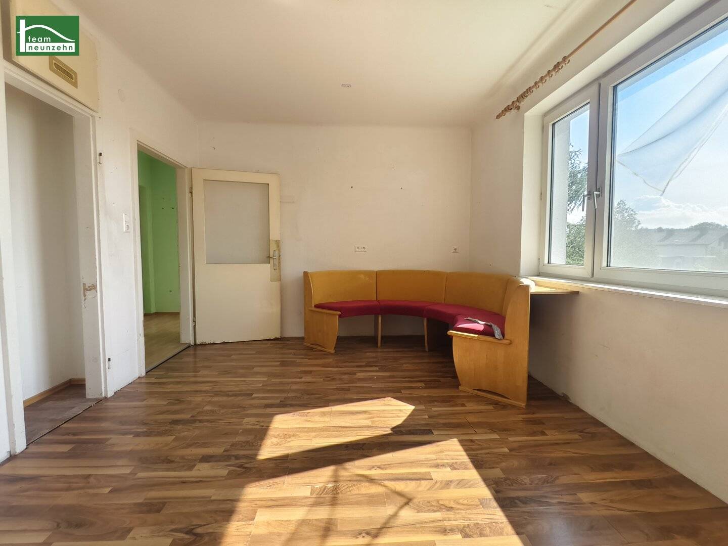 Cooperative apartment near train station and supermarket