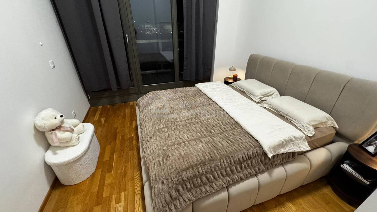 Bright apartment with loggia and smart home features