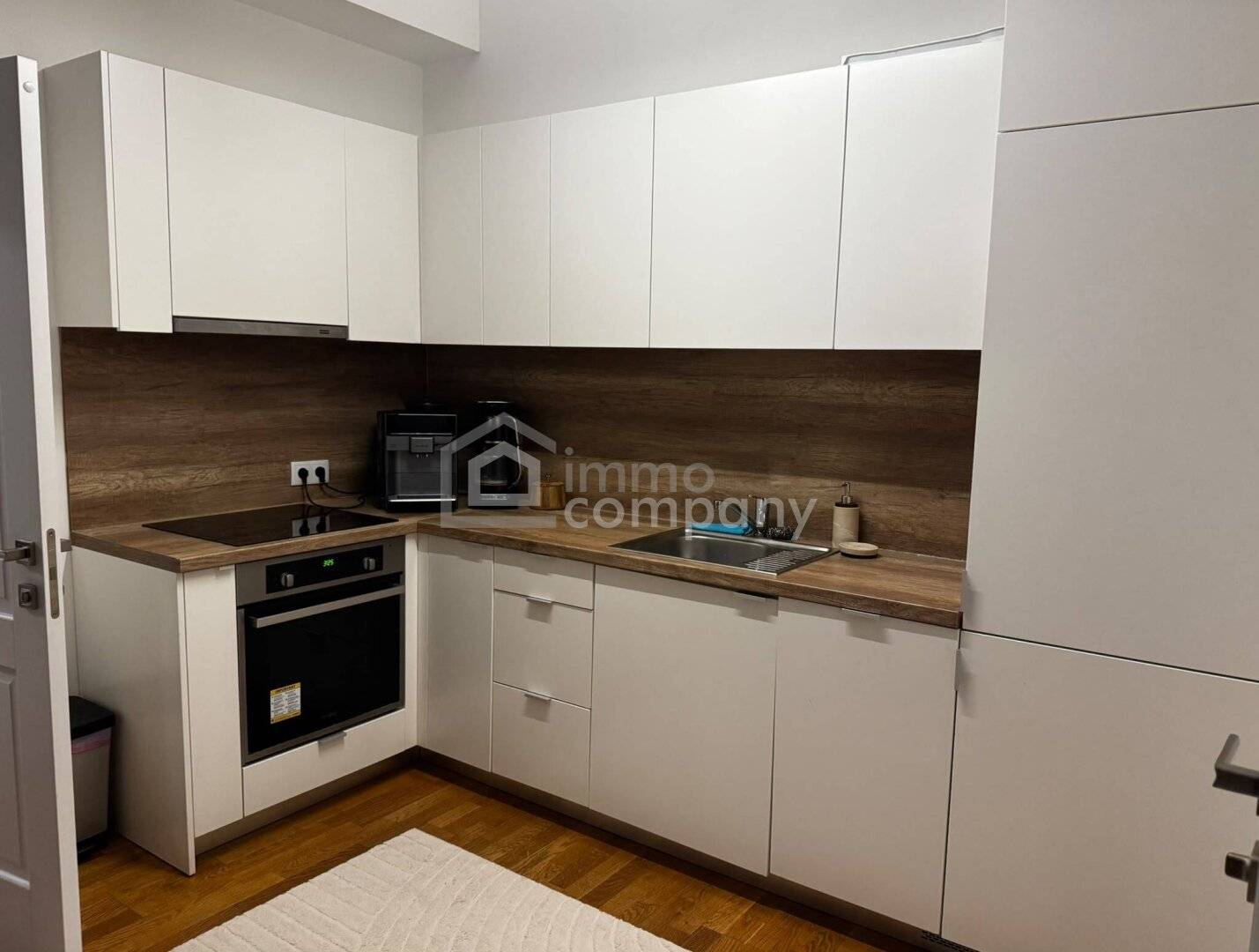 Bright apartment with loggia and smart home features