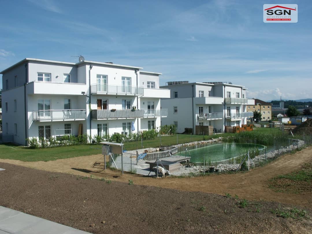 Dachgeschosswohnung mit Balkon und Schwimmbiotop