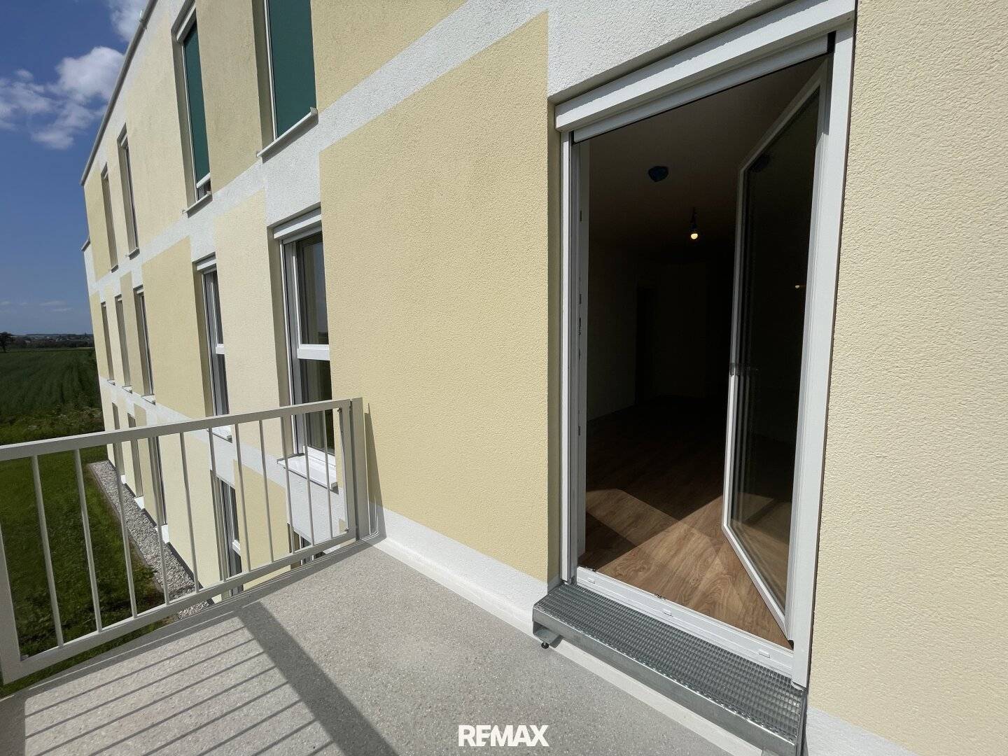 New Build Apartment with Balcony and Parking
