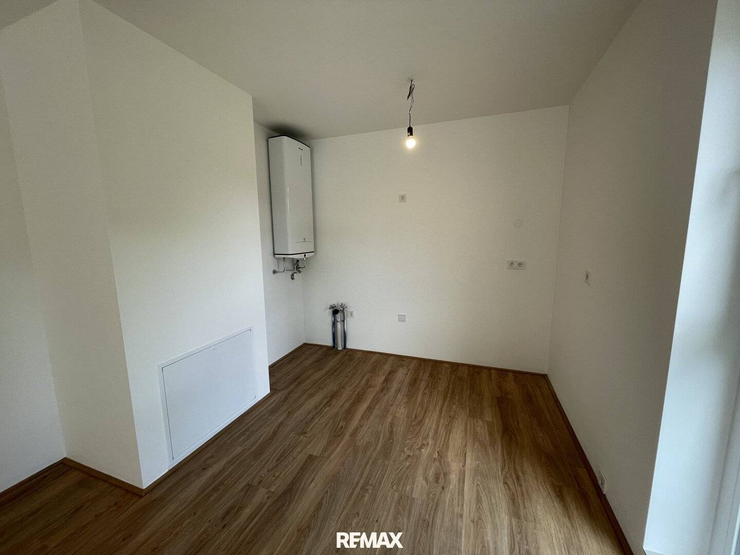New Build Apartment with Balcony and Parking