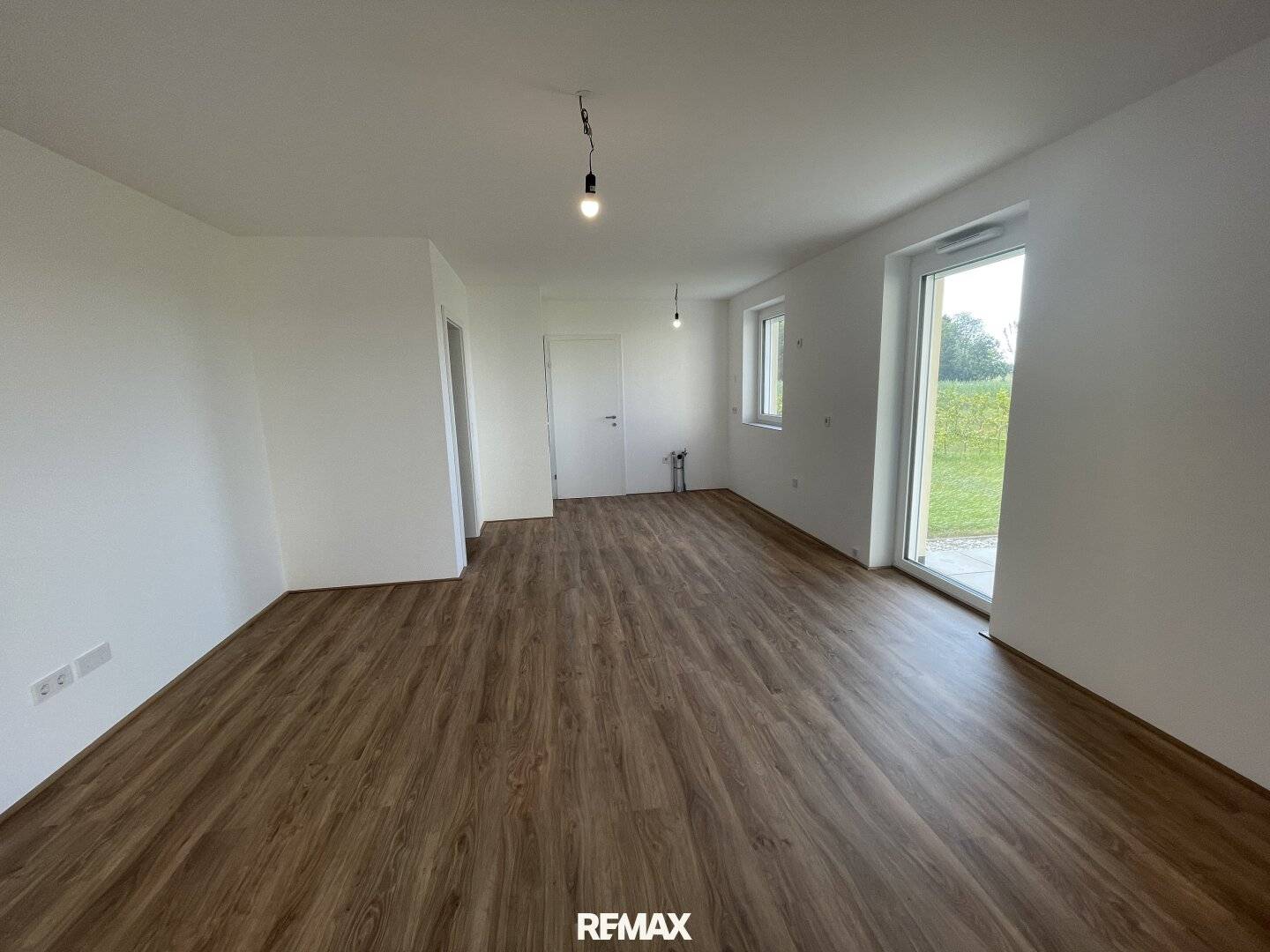 Erdgeschosswohnung mit Terrasse und Garten