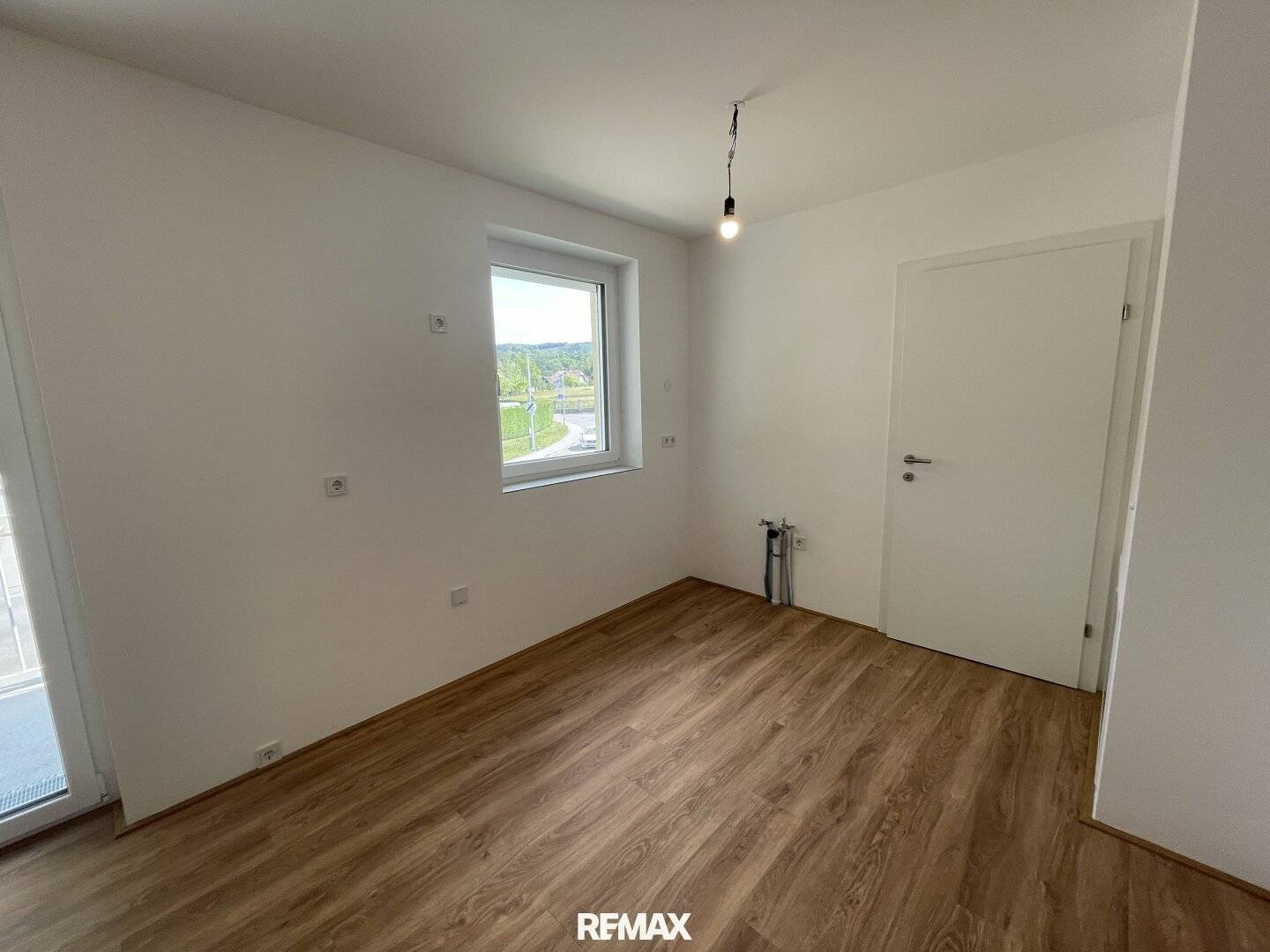 Neubauwohnung mit Balkon und Stellplatz
