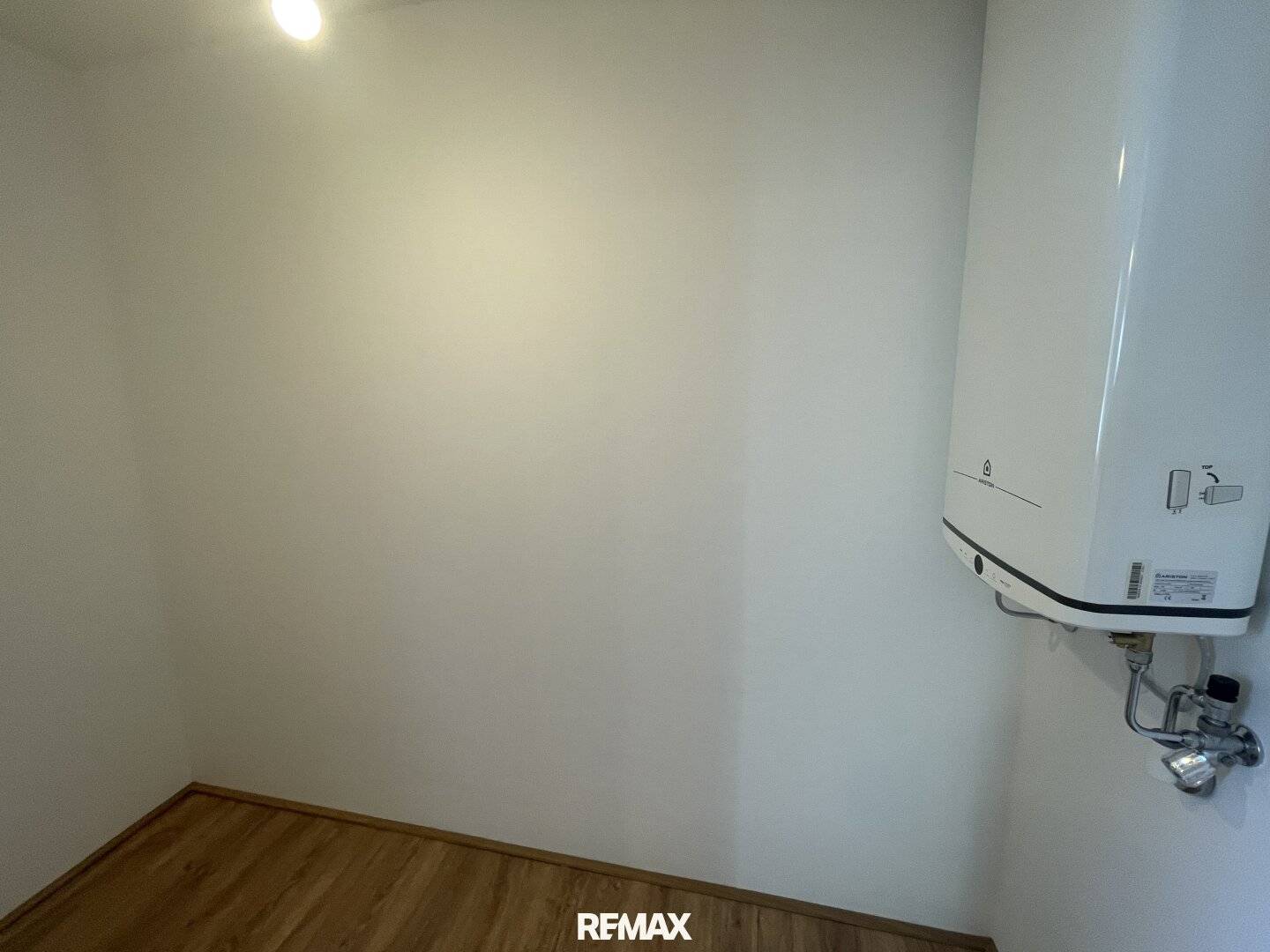 Neubauwohnung mit Balkon und Stellplatz