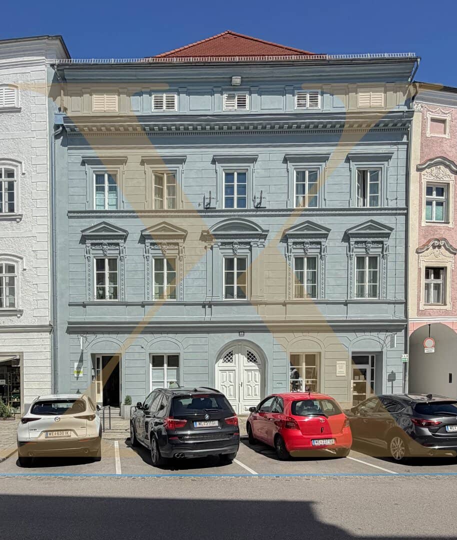 Top floor apartment with terrace at Wels town square
