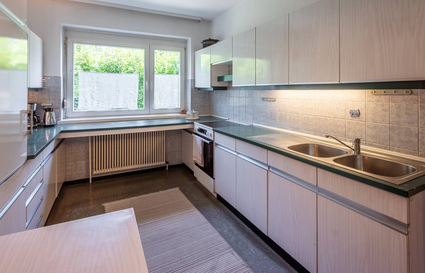 Sanierungsbedürftiges Reihenhaus mit Garten in Mauer