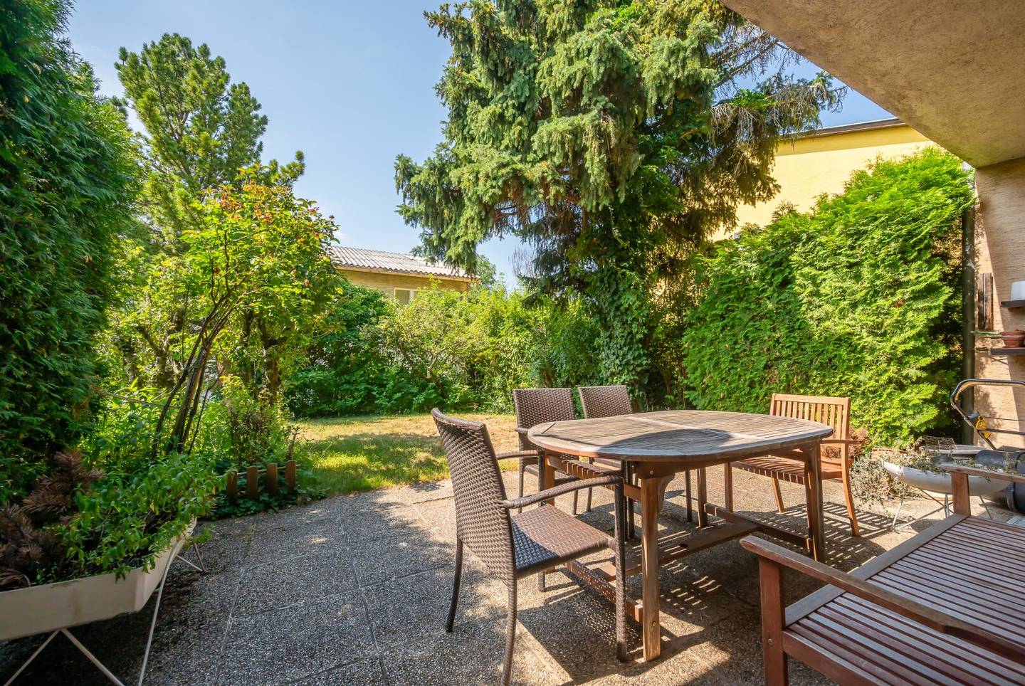 Sanierungsbedürftiges Reihenhaus mit Garten in Mauer
