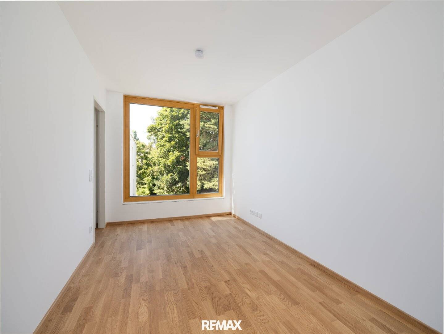 Lichtdurchflutete Wohnung mit Balkon und Wohnküche