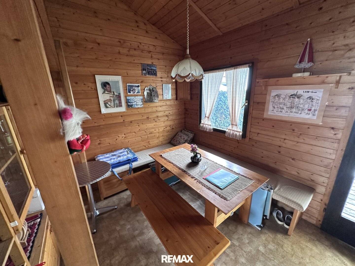 Holiday home with private jetty by the lake