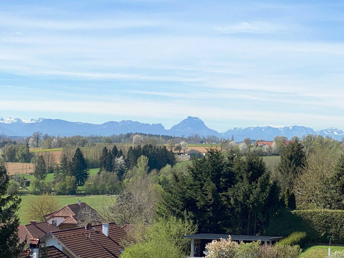 Einfamilienhaus mit Panoramablick und großem Garten