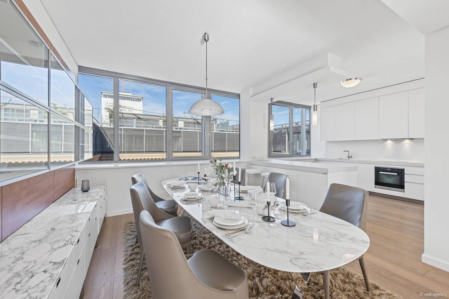 Penthouse with rooftop terrace and city view at Palais Hansen