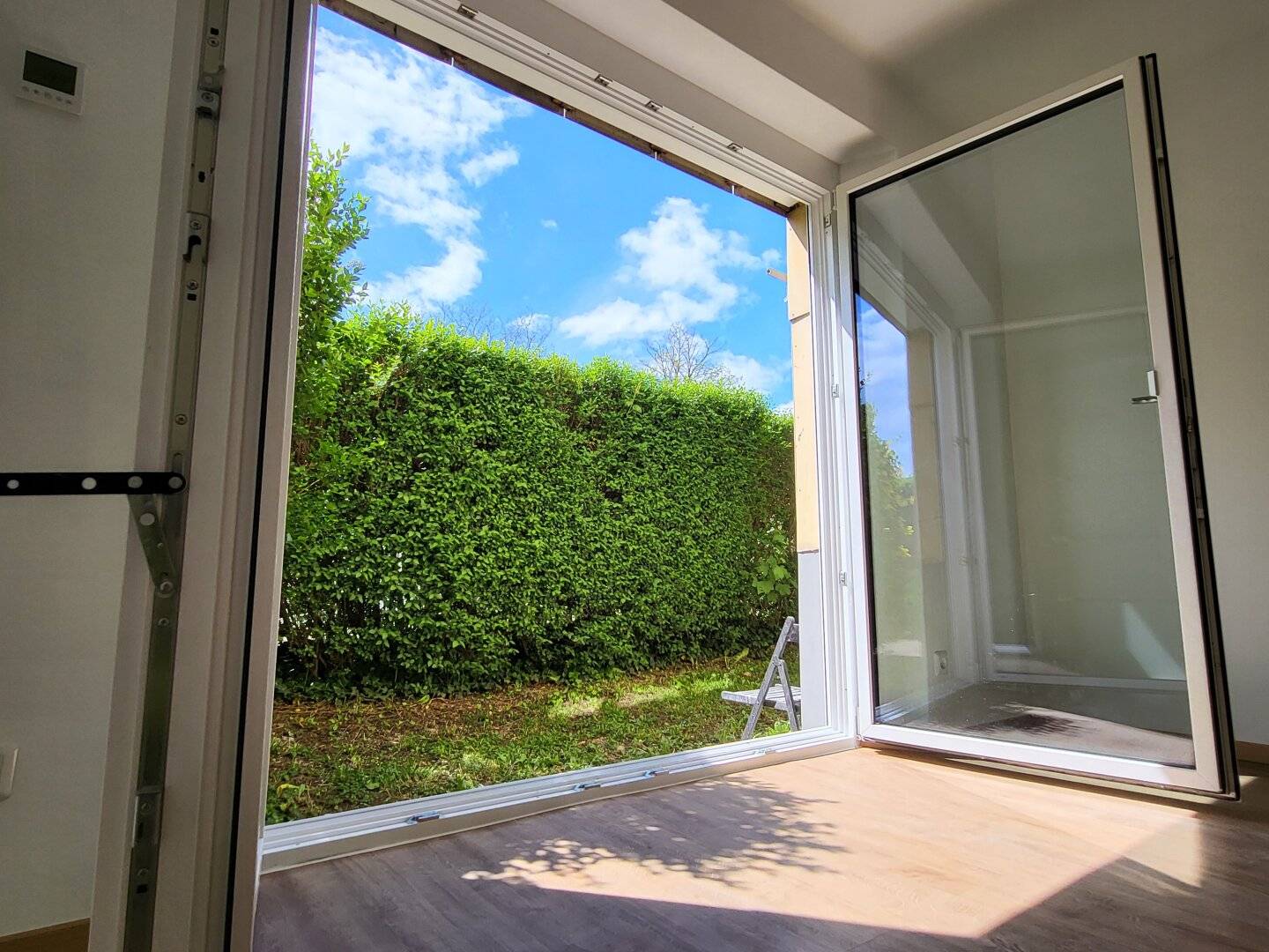 Renovated Ground Floor with Garden and West Orientation
