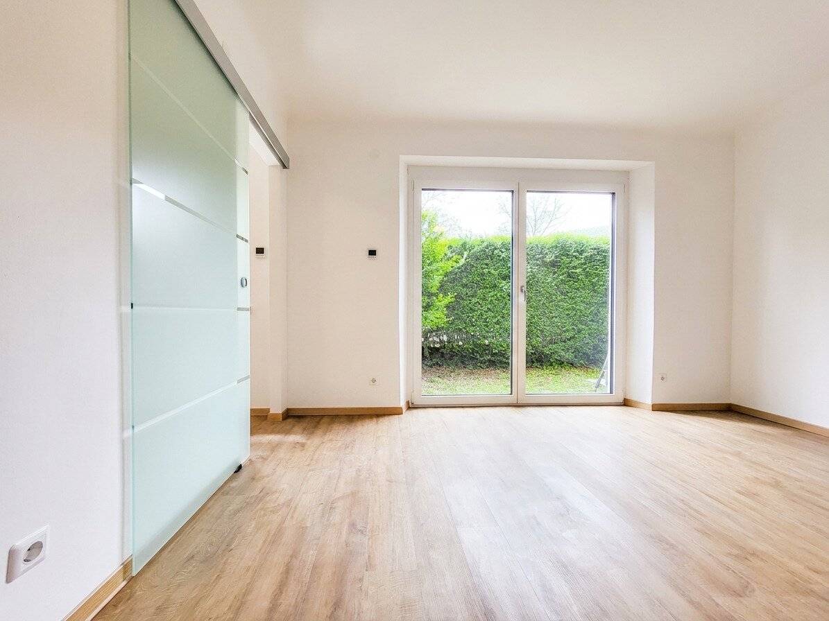 Renovated Ground Floor with Garden and West Orientation