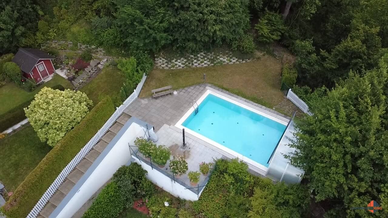 Exklusives Reihenhaus - Wohnen mit Terrasse, Pool und Tiefgarage