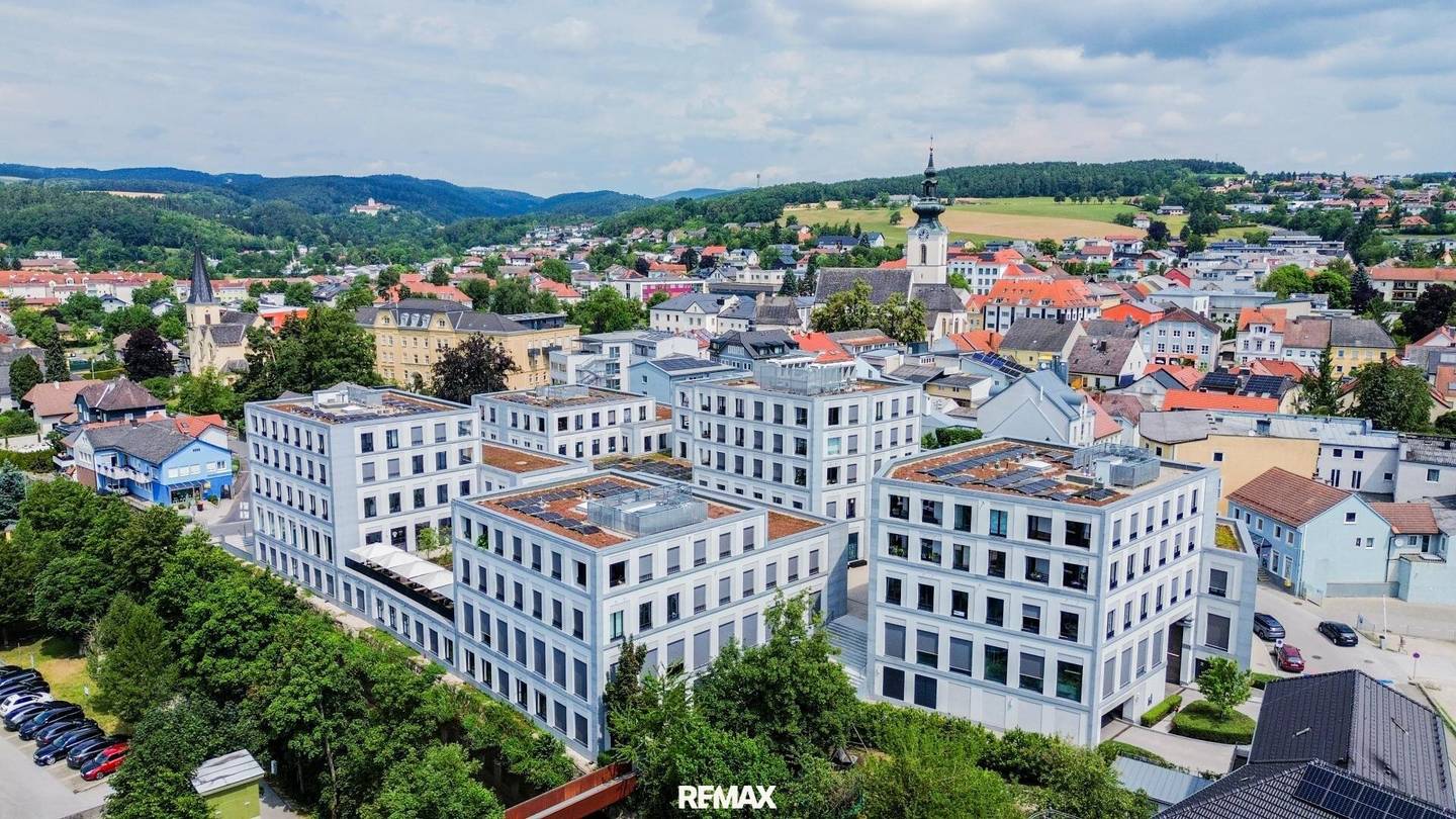 Moderne 3 Zimmer Wohnung mit Loggia und Tiefgarage