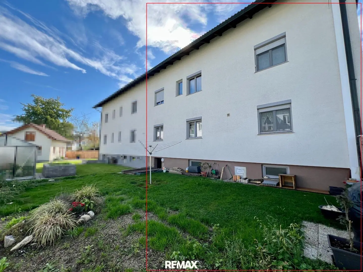 Spacious semi-detached house with terrace and garden