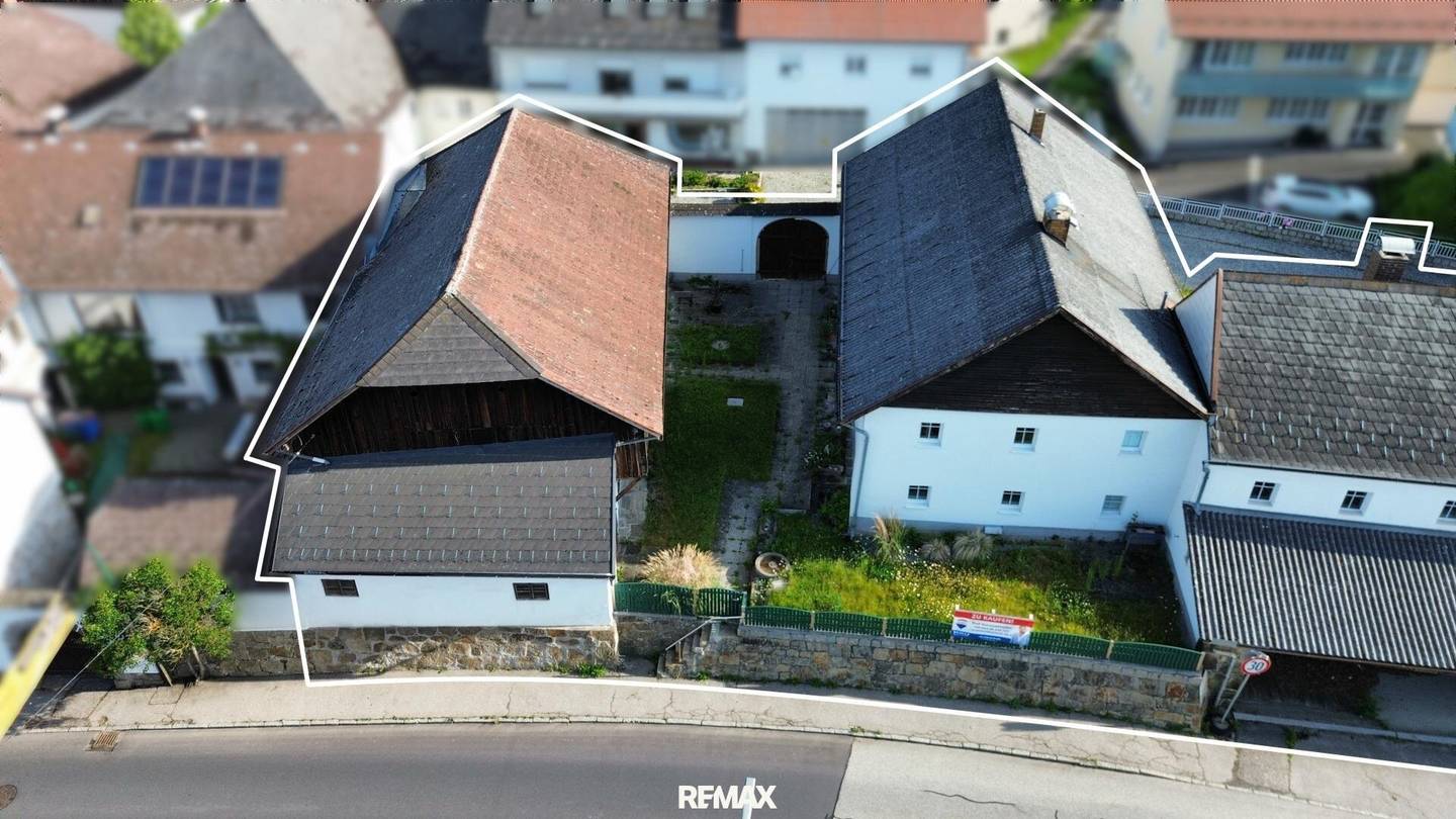Historisches Anwesen mit geschütztem Innenhof und Nebengebäuden