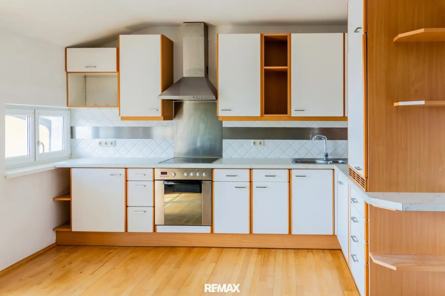 Central 3 Room Apartment with 2 Balconies in Reichenthal