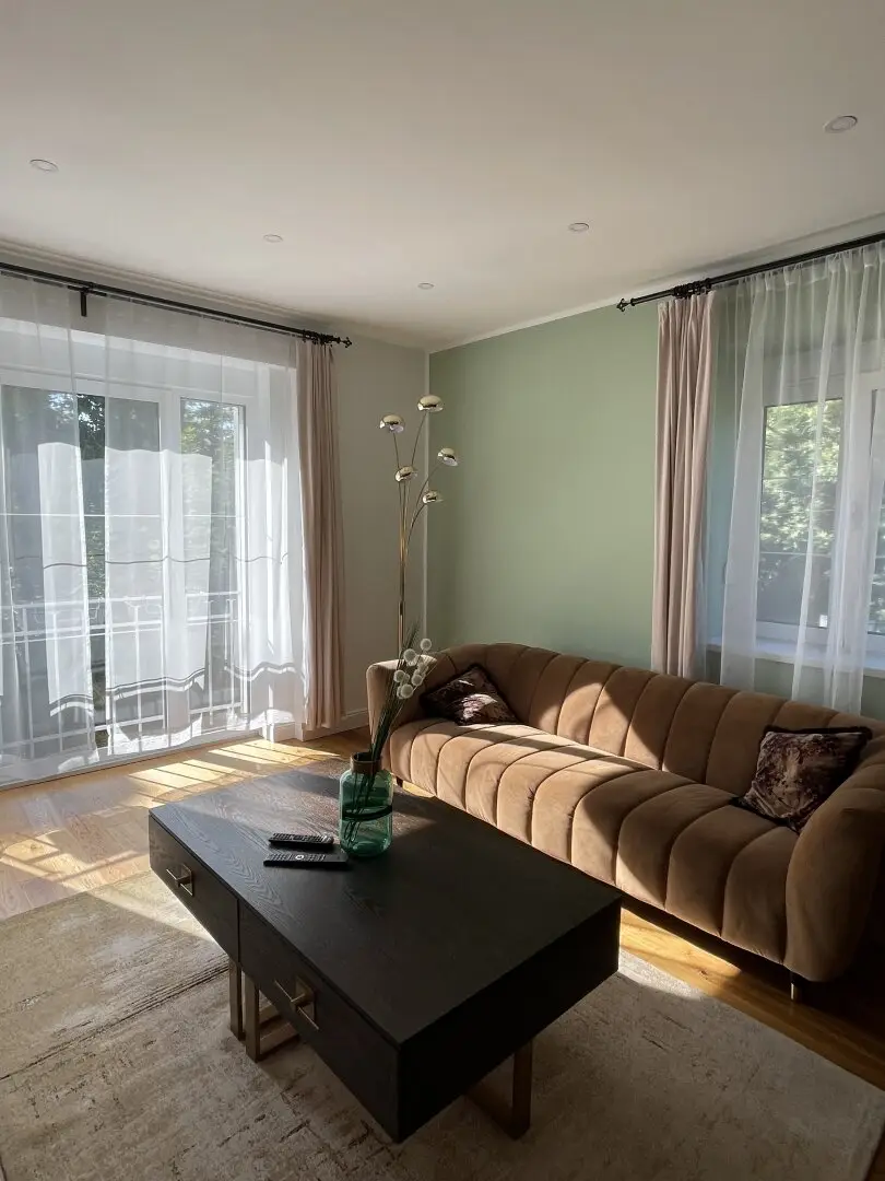 Fully renovated villa with garden and garage in Hietzing