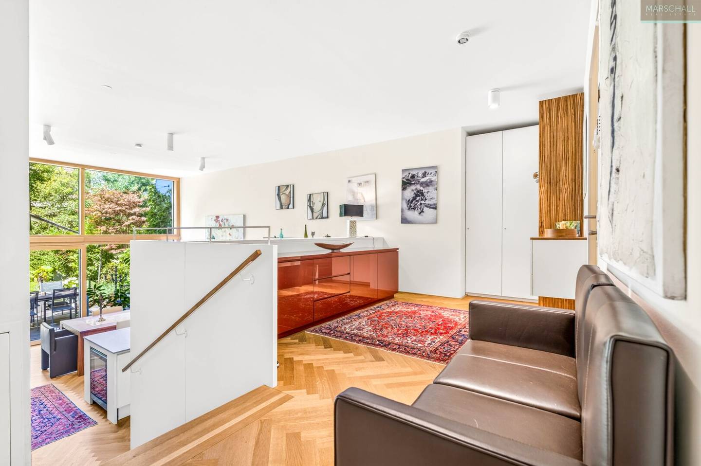 Split-Level-Wohnung mit Garten und Photovoltaik