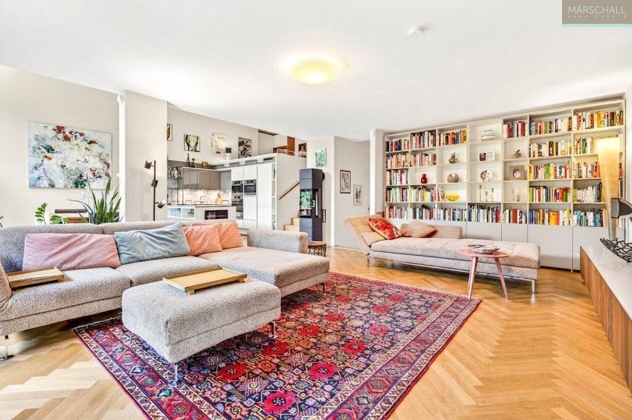 Split-Level-Wohnung mit Garten und Photovoltaik