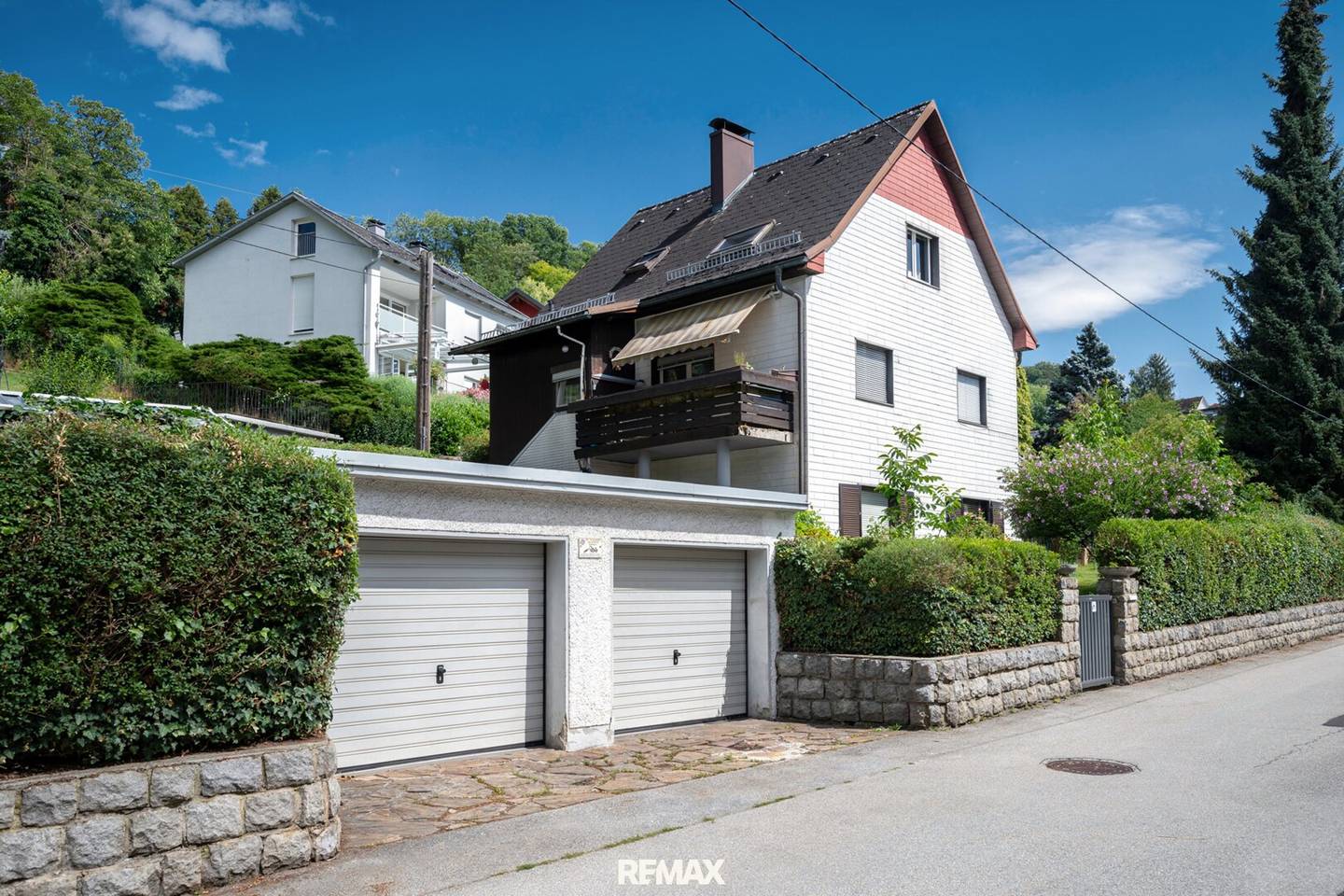 Zweifamilienhaus mit Wintergarten und Garten in St Magdalena