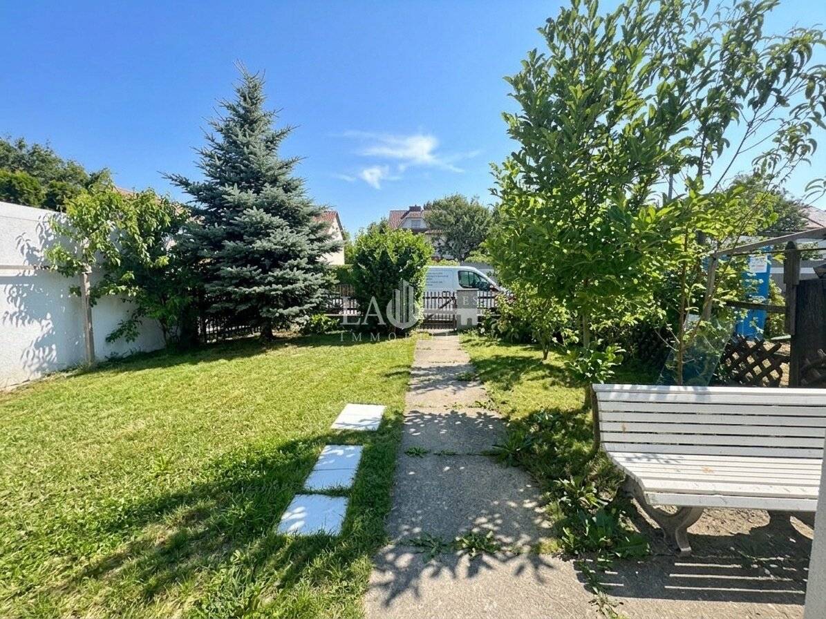 Saniertes Doppelhaus mit Garten und Garage nahe Freibad