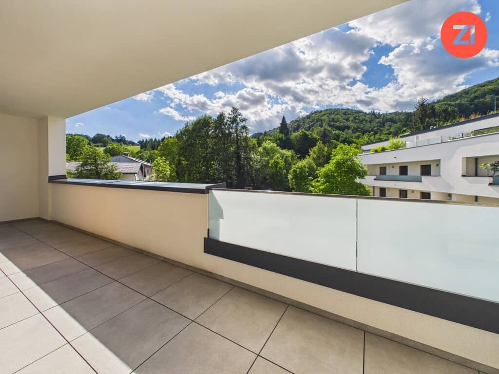 Barrier-free apartment with large loggia and underground parking in Linz