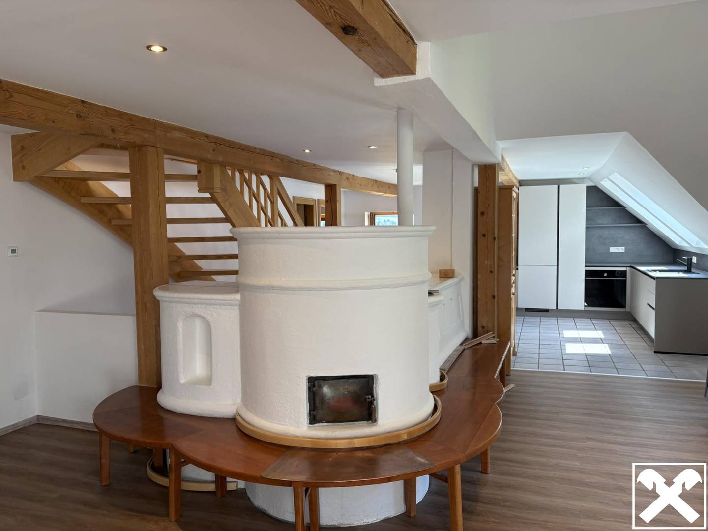 Charmante Maisonettewohnung mit Galerie und Bergblick